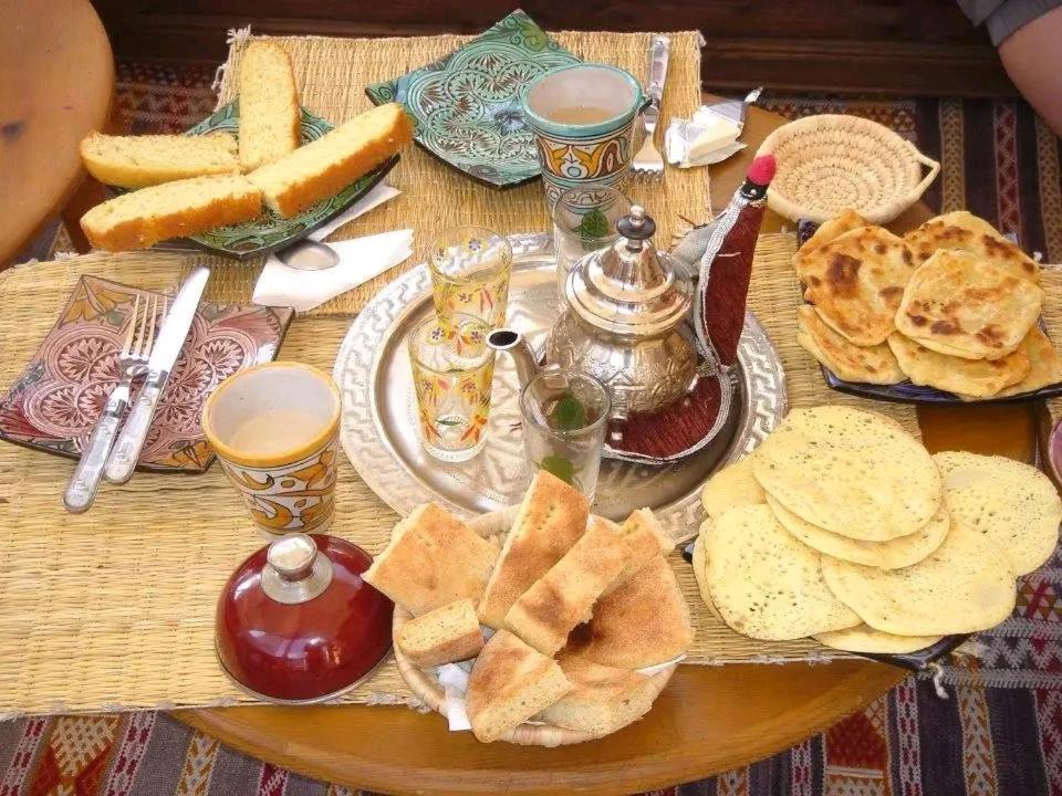 Riad Pizzeria Marhaba Akhendachou n'Ait Ouffi Εξωτερικό φωτογραφία